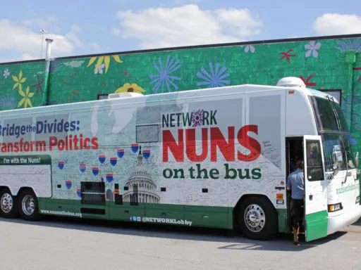 bus-pic-512x384-1 bus-pic-512x384-1